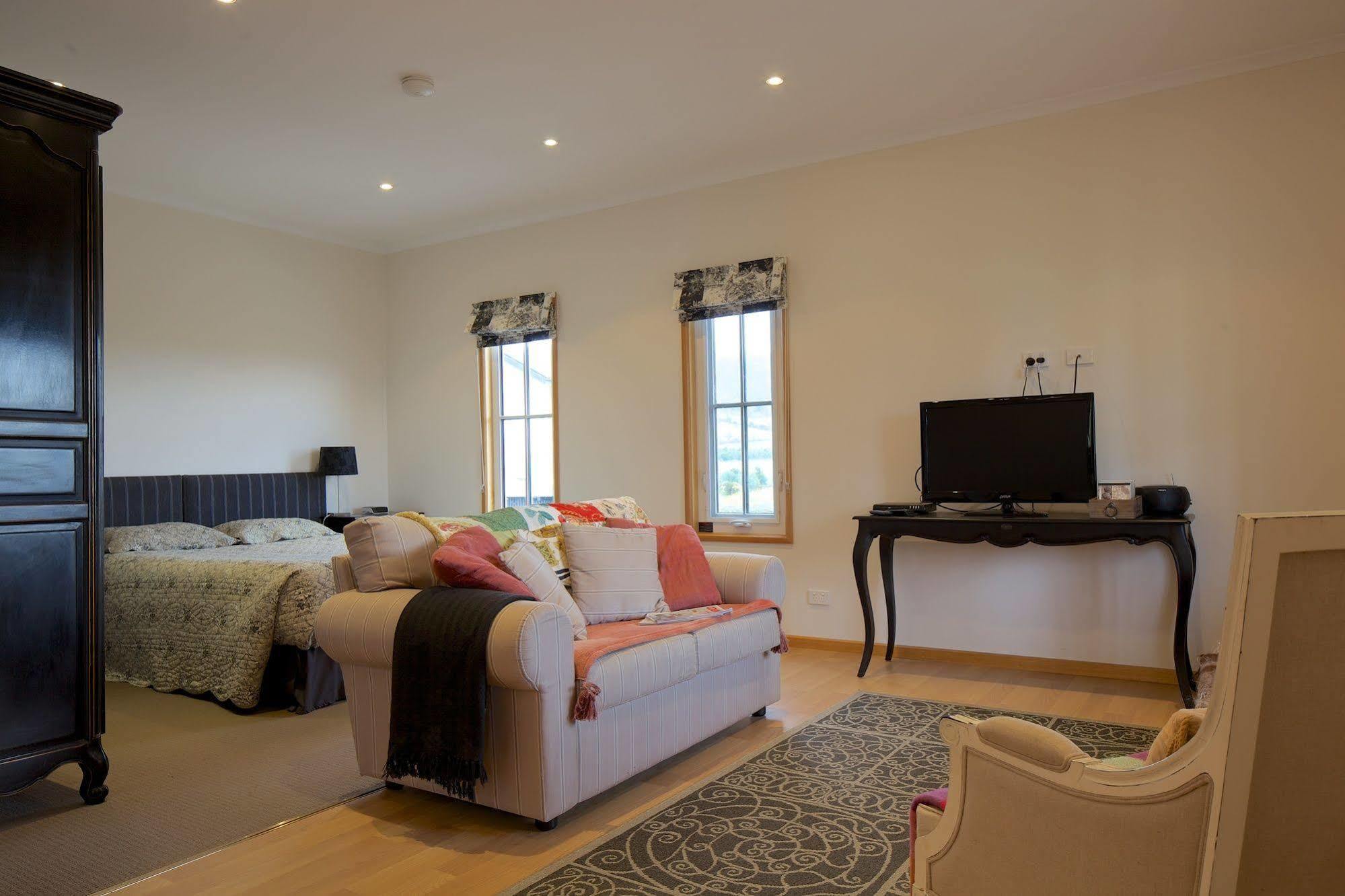 Riversdale Estate Cottages Cambridge Экстерьер фото